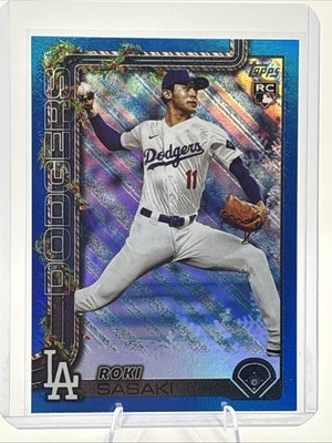 2025 Topps Holiday - Roki Sasaki #H23 Holiday Blue Metallic Glitter (RC)