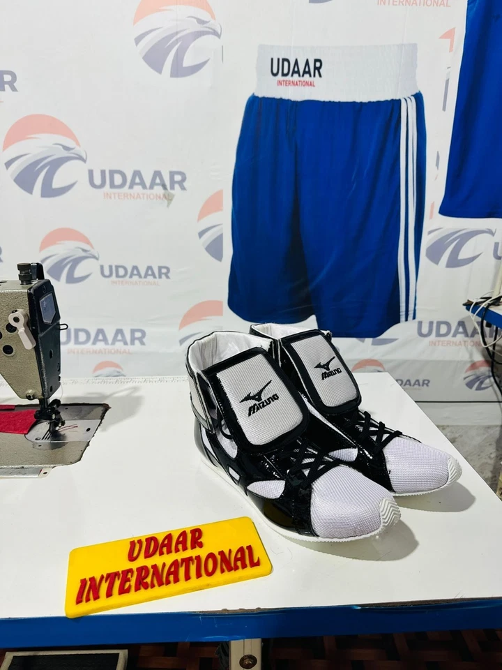 Zapatos de Boxeo Estilo Mizuno | Blanco y Negro | Todas las Tallas Disponibles Foto 3 de 4