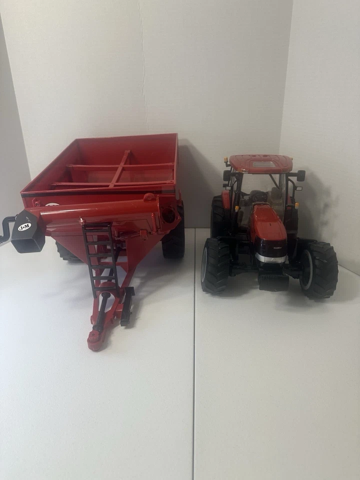 ERTL Big Farm 1/16 Case IH Puma 215 Tractor with J&M Grain Cart Wagon - Image 4 of 4