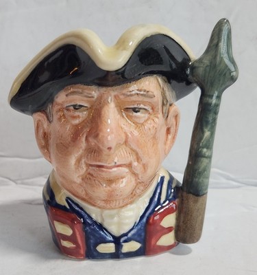 ROYAL DOULTON GUARDSMAN WILLIAMSBURG D6582  TOBY JUG 2.5''  VINTAGE 1962  EUC