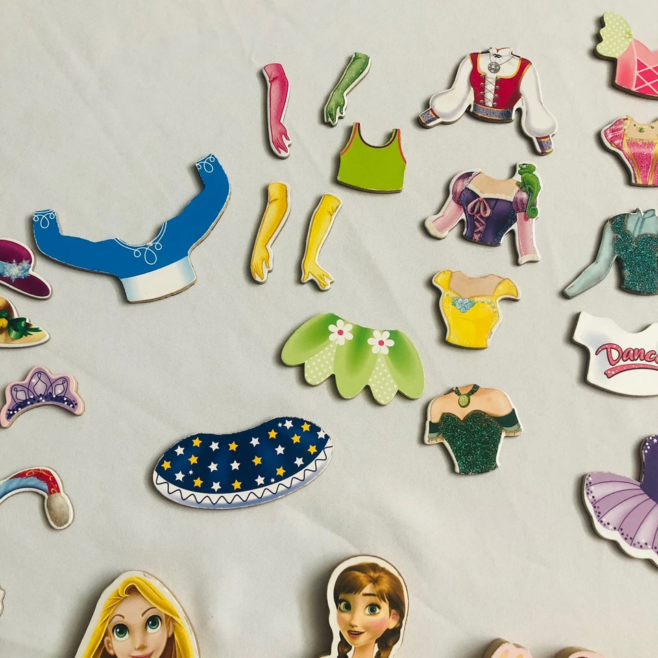 Muñecas de madera Melissa And Doug Rapunzel, Anna, Nina accesorios de bailarina 70+ piezas Foto 4 de 4