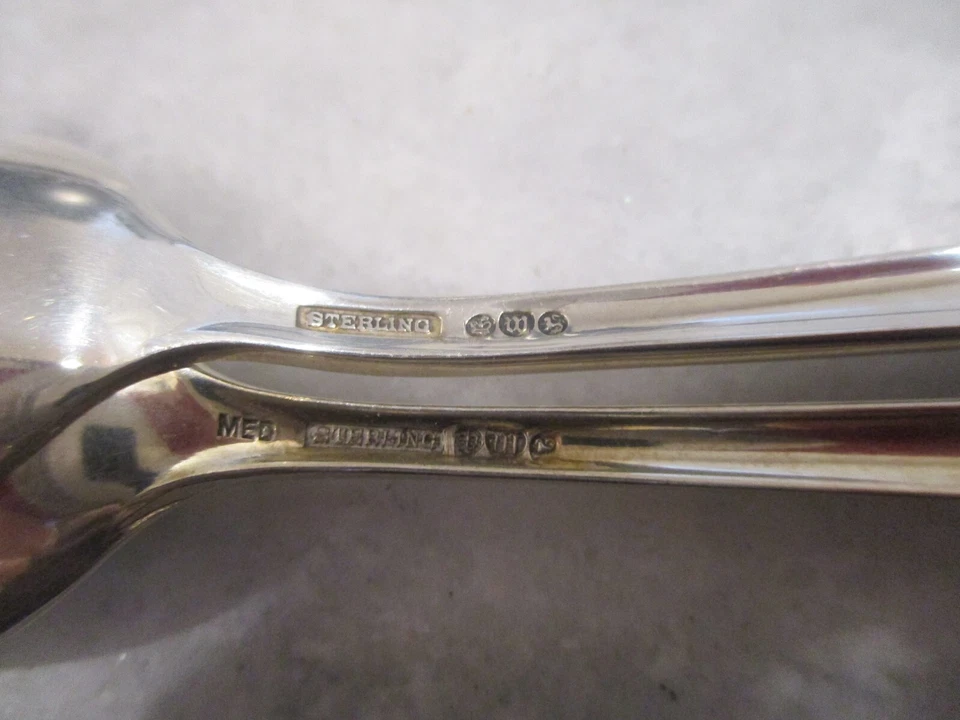 НАБОР ЧАЙНЫХ ЛОЖЕК ИЗ ЧИСТОГО СЕРЕБРА С РОЗОЙ WATSON WINDSOR (12) 6 ДЮЙМОВ - БЕЗ МОНО - 343 г - Изображение 3 из 4