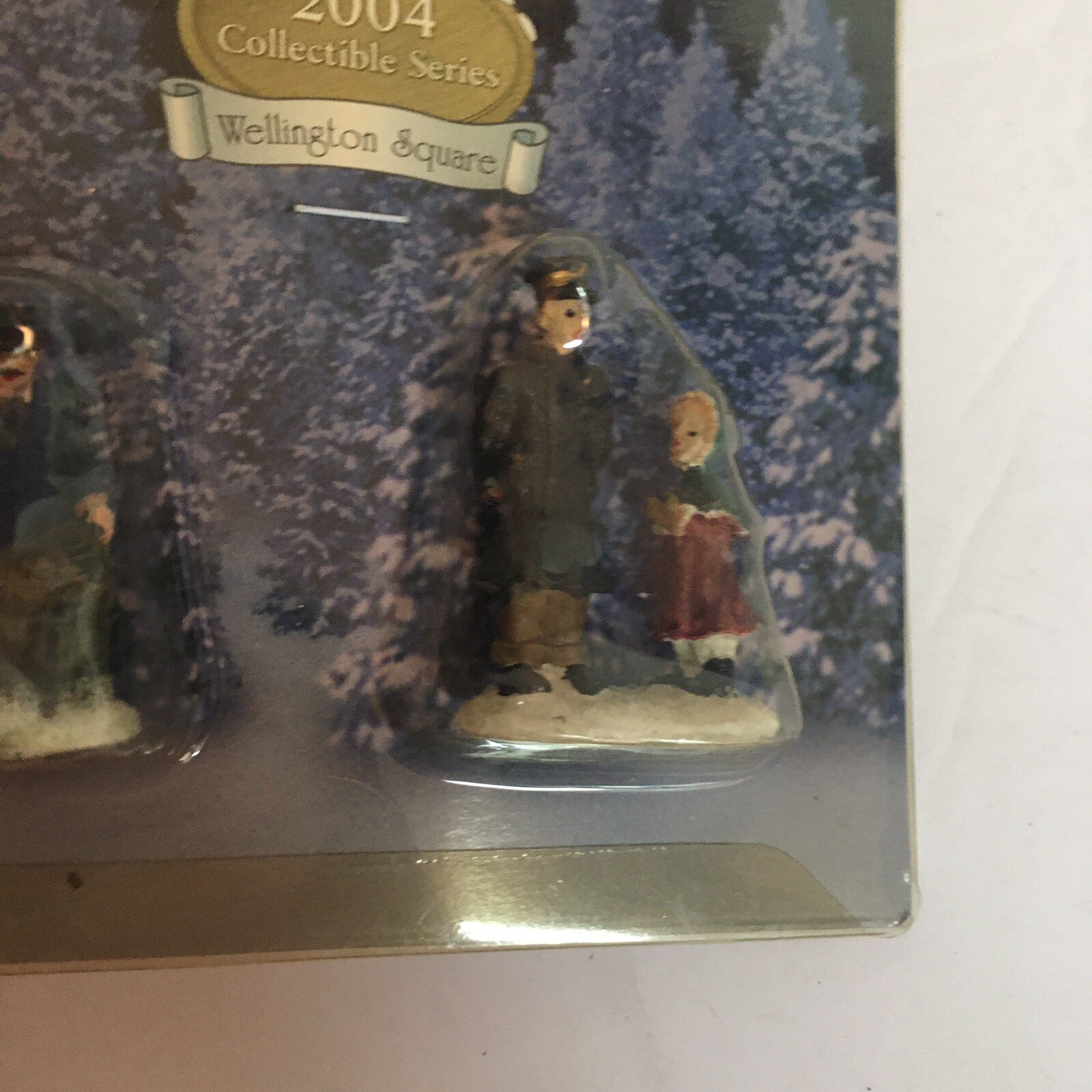 VTG Wellington Square 2004 Collectible Christmas Village Figurines New