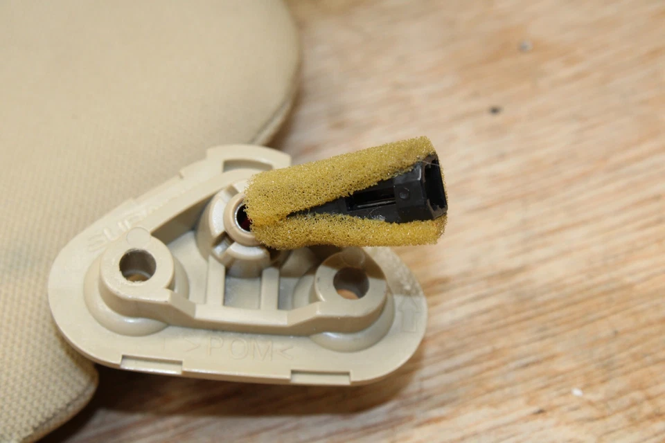 06-14 Subaru B9 Tribeca - Driver Passenger Sun Visor Set Tan Cloth HomeLink OEM - Image 4 of 4