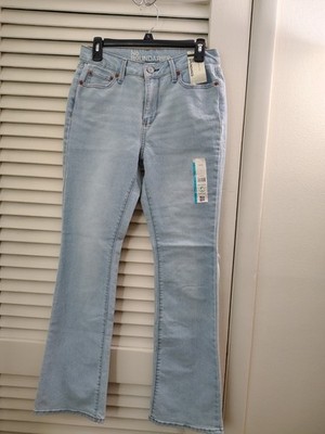 No Boundaries Ladies Bootcut Blue Jeans - Size 6 (Light Blue in Color) Mid-rise.