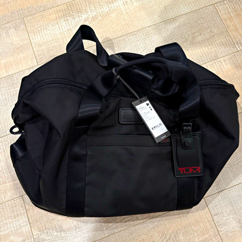 TUMI Alpha 2 Black Nylon Weekender Duffel Bag Shoulder Strap NWT Hilton Honors