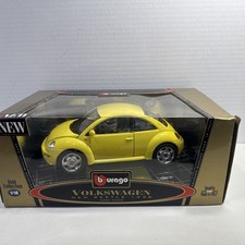 Burago Volkswagen New Beetle 1998 Gold Collec...