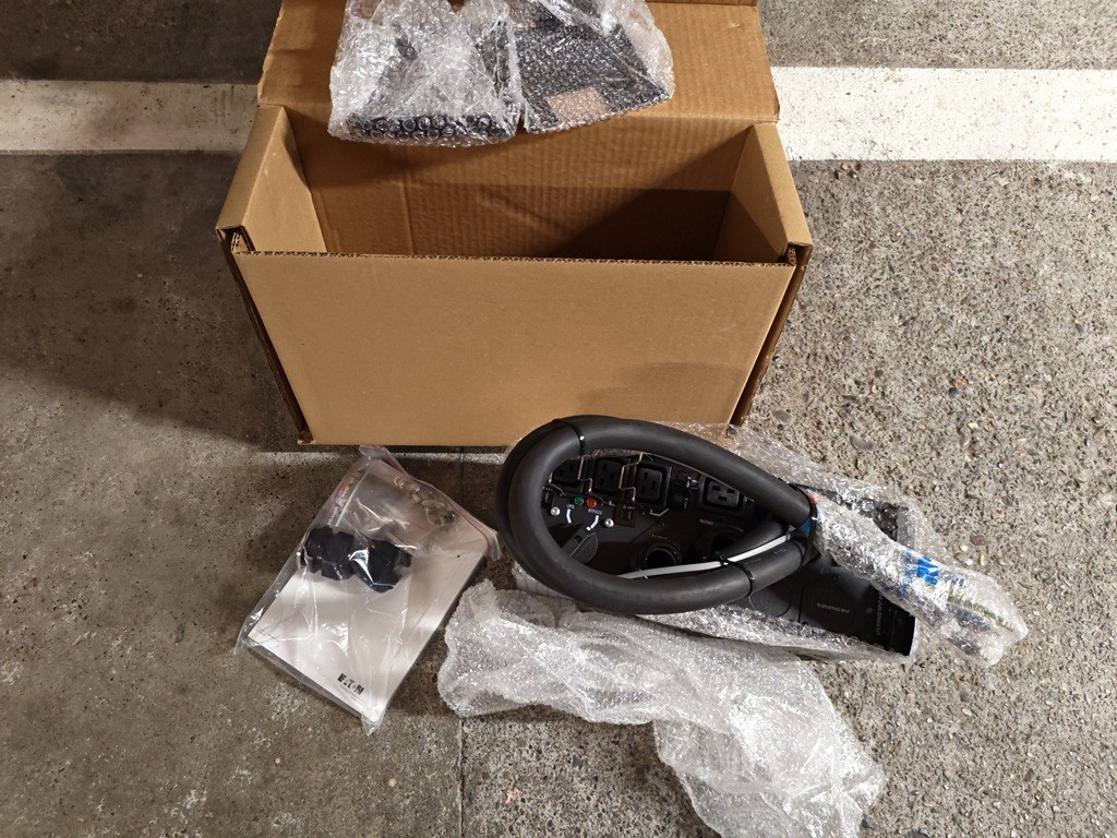 Commutateur de dérivation Eaton hotswap MBP 11000i neuf pour réseau LAN