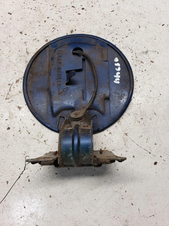 JIMMYS15 2001 Fuel Filler Door 1393465 - Image 4 of 4