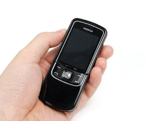 100% Unlocked Original Nokia 8600 Luna GSM 2G Bluetooth 2MP 2.0" MP3 Slide Phone - Image 3 of 4