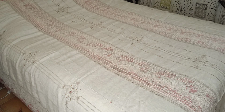 nappe  220x280 cm  en lin brodé main - Photo 2/4