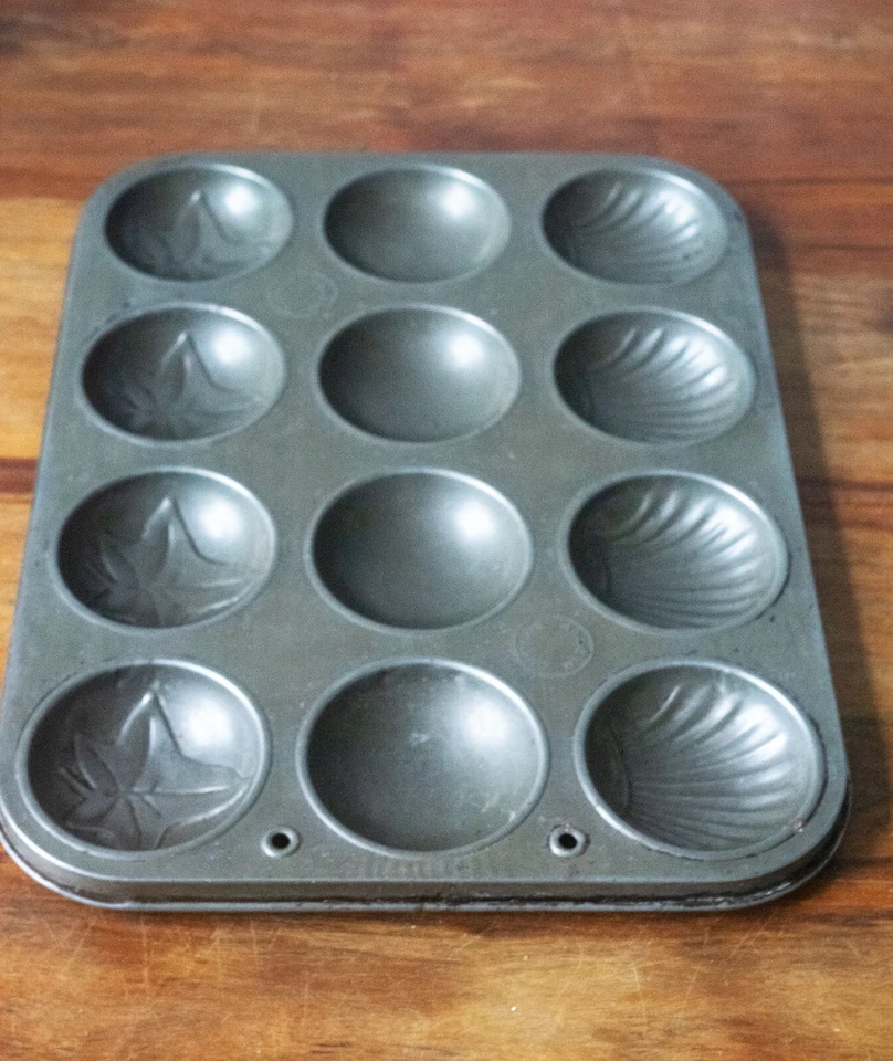 2 x vintage metal mould cake baking tray by Tala & Seamless - Image 4 of 4