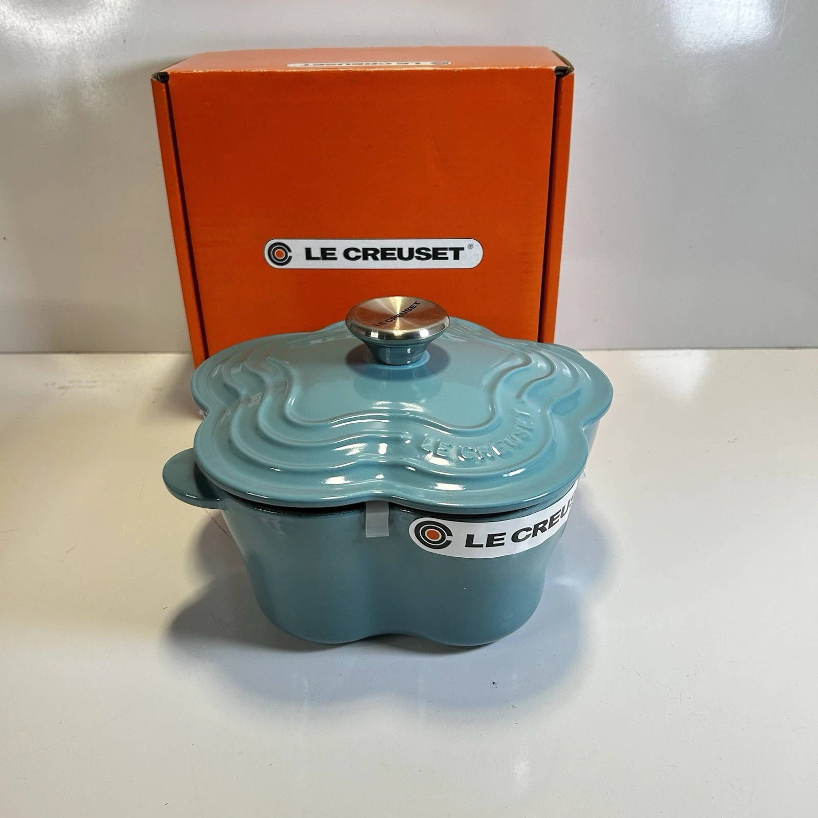 Le Creuset Cast Iron Flower Cocotte Fafa - Turquoise (retired) - 2.25 qt - NIB