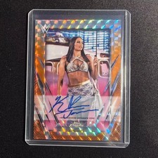 🐙ZG 2026 TOPPS CHROME WWE AUTO ORANGE GEOMETRIC REFRACTOR /25 KIANA JAMES