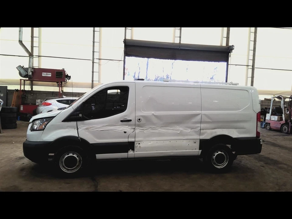 AC Condenser Fits 15-19 TRANSIT 150 6833351 - Image 4 of 4