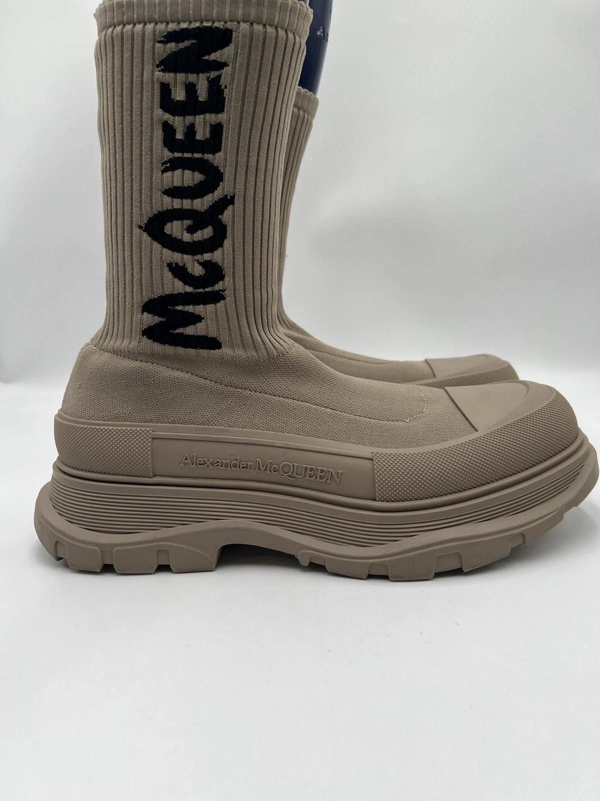 Alexander McQueen — Alexander McQueen Knit Tread Slick Boot Beige graffiti logo Size 44