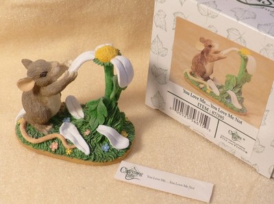 Charming Tails figurine You Love Me You Love Me Not Item 87/395 Collectible Mous