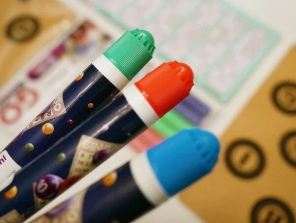 Bingo Dabber Marker Pens Mixed Colours Non Drip Ink Dabbers BUY MORE PAY LESS - Image 3 of 4