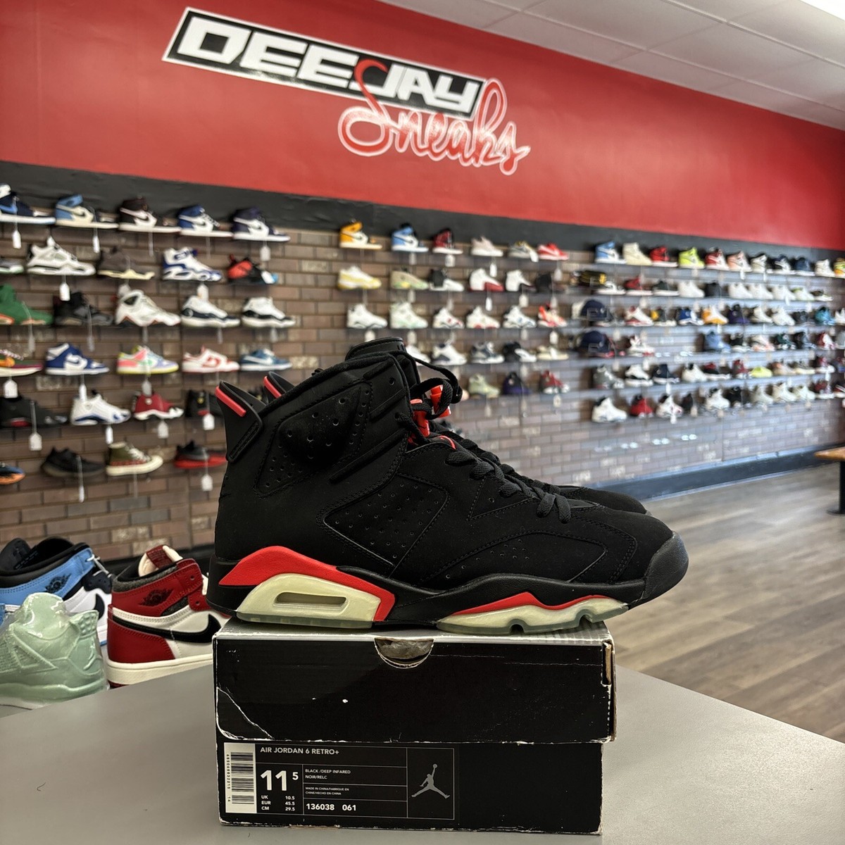 2000 Air Jordan 6 Infrared 加水分解 Size 11.5 - Air Jordan 6 Retro+ 2000 Infrared “Read description” W