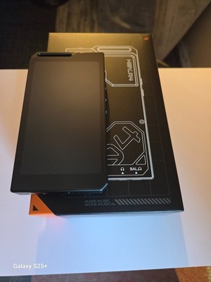 HiBy R4 Digital Audio Player - Black - Great Condition (Minor Cosmetic Flaw)