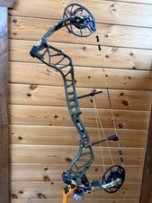 New Bear Whitetail Legend Pro RH 70lb 25"-30" Green Riser Fred Bear Camo Limbs