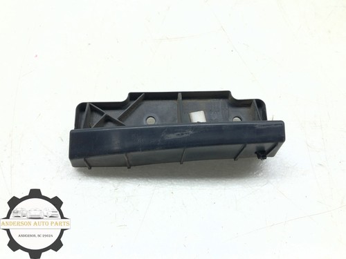 2017-2020 LINCOLN CONTINENTAL RIGHT PASSENGER REAR BUMPER SIDE MOUNT BRACKET OEM