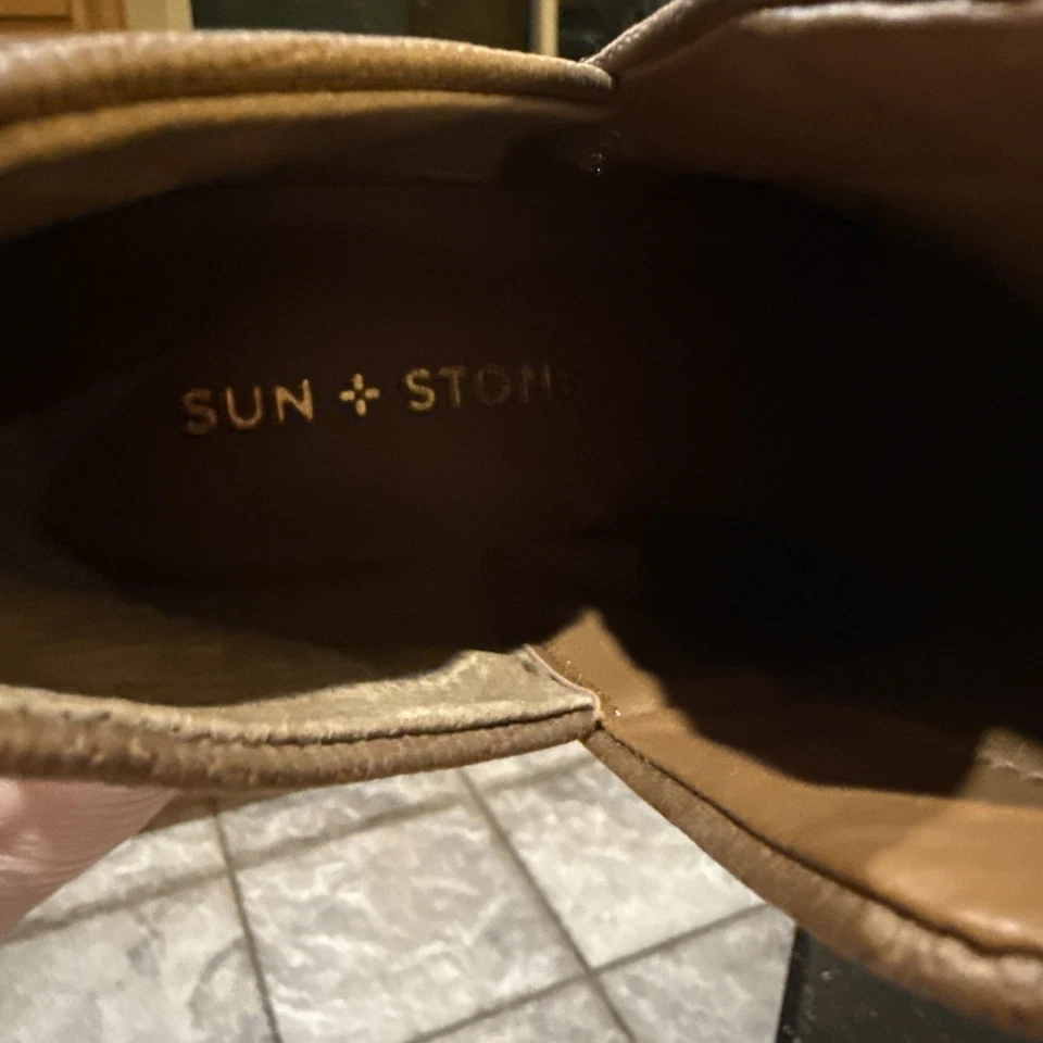 Sun + Stone Eliza’s Brown Textured Ankle Boots Size 8.5 Women’s Pre Owned - Image 4 of 4