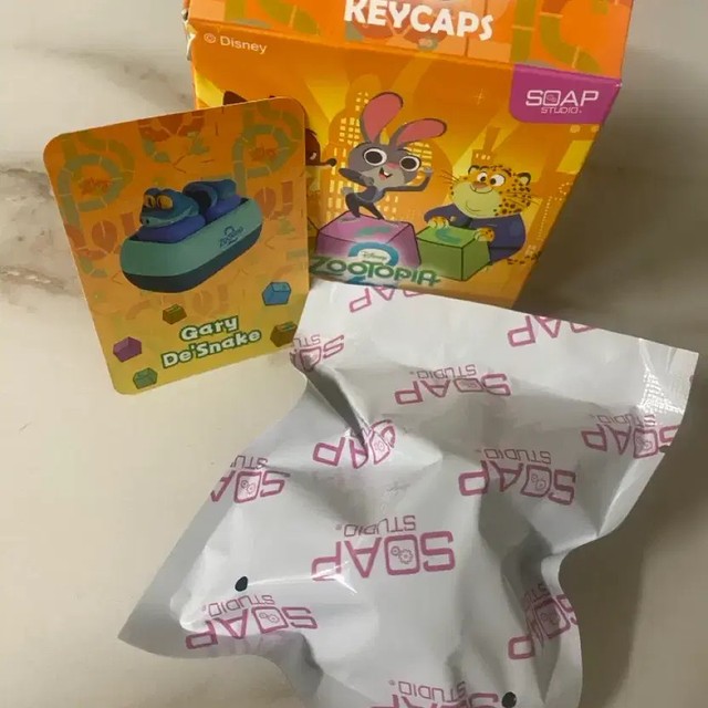 Disney Zootopia Geri Cap (Unopened)