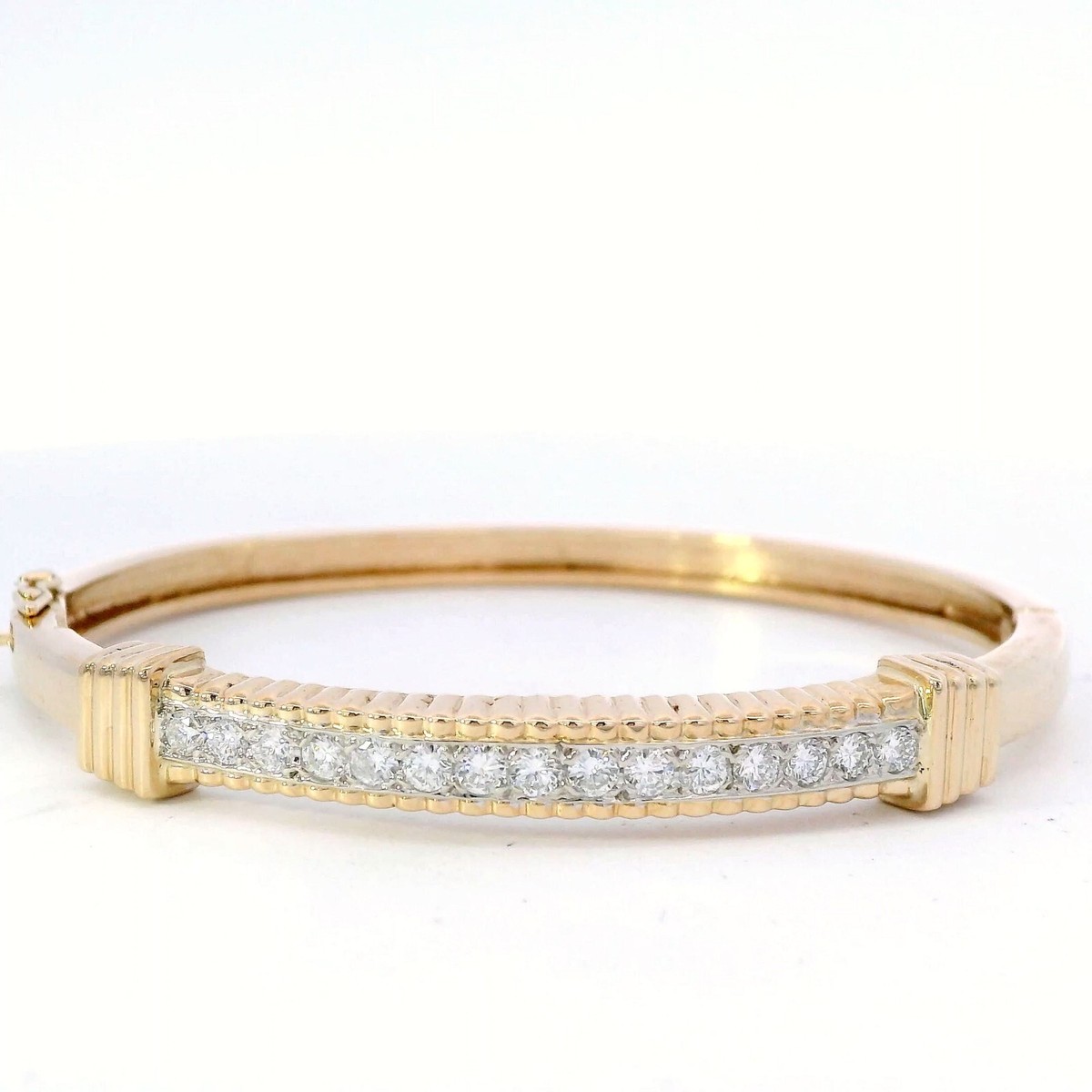 Estate 14k Yellow Gold 0.45ctw Round Natural Diamond Bangle Estate 14k Yellow Gold 0.45ctw Round Natural Diamond Bangle