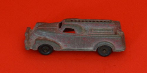 Toy/Hobby-Vintage Manoil Fire Truck 709 Die Cast Toy Truck Made in U.S.A. - #2 - Picture 23 of 24
