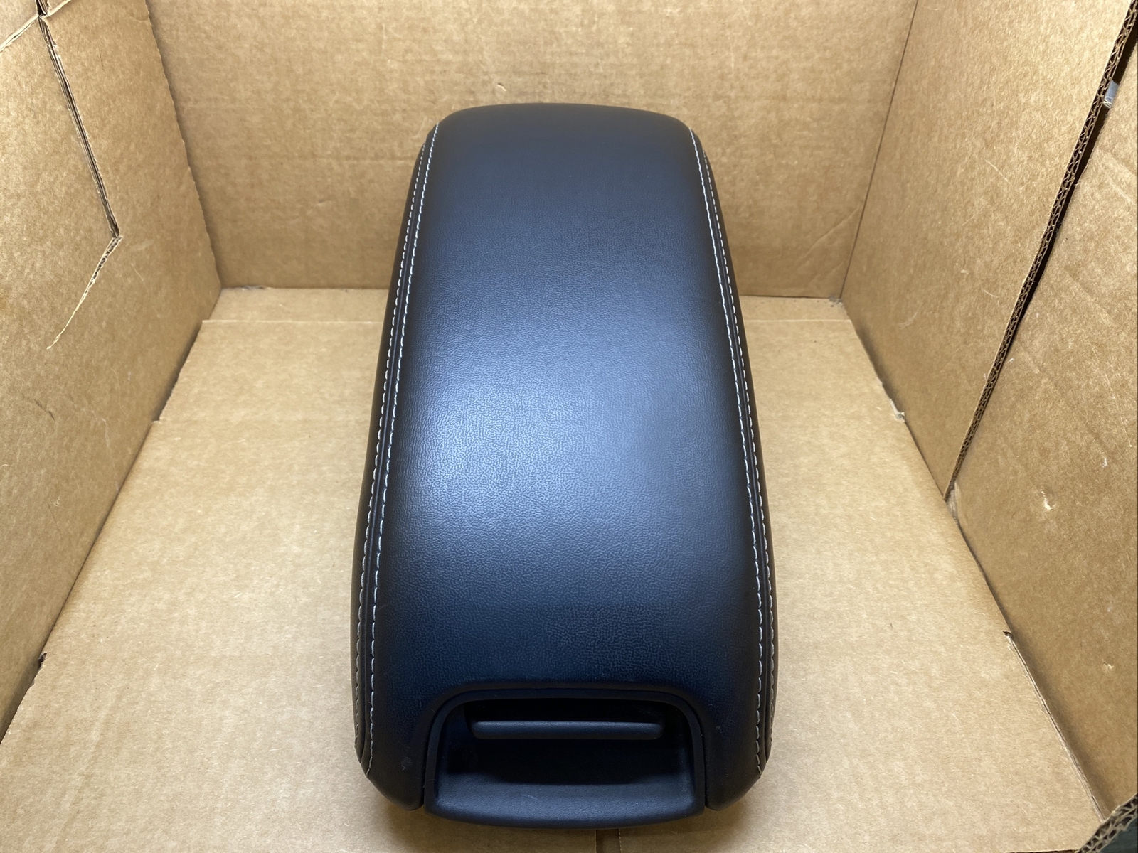 1120 Dodge Journey Center Console Lid Cover Top Arm Rest Armrest Black