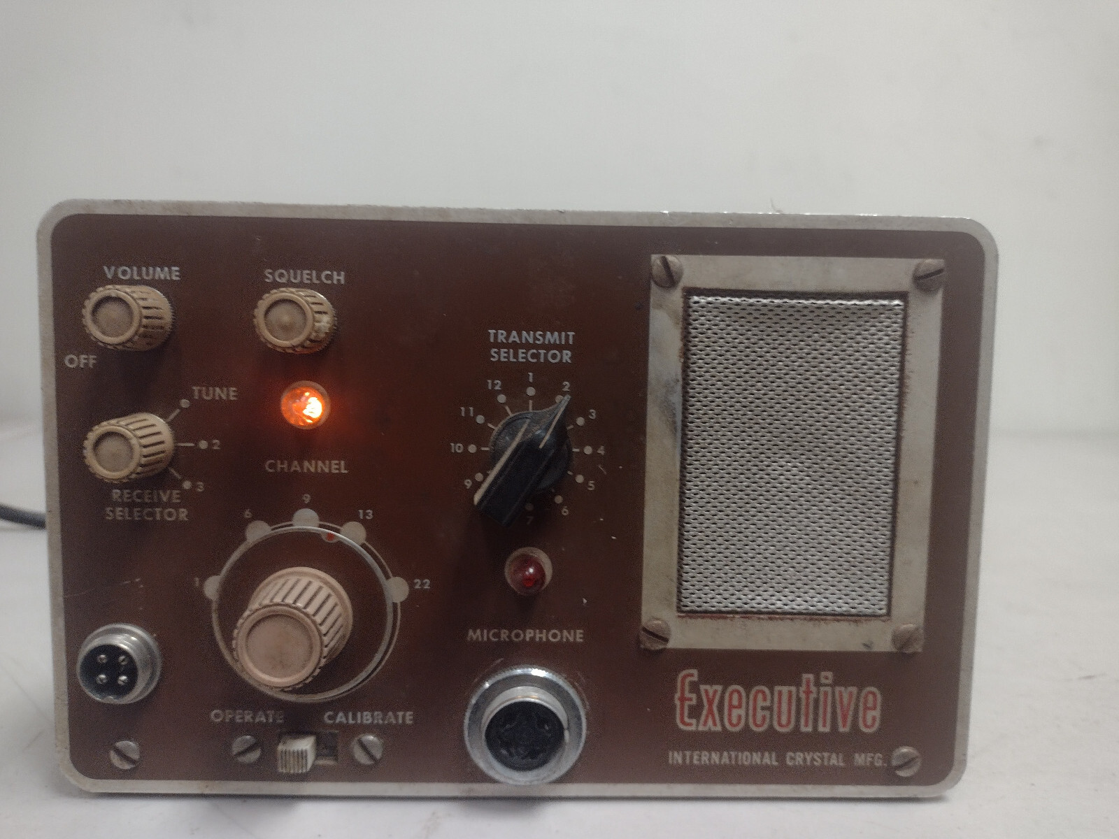 International Crystal Company Executive Cb Radio Ctz-100 - Used