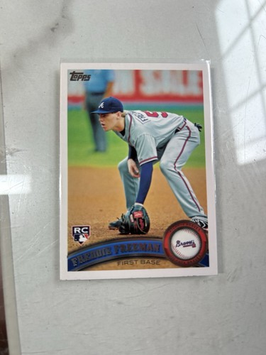 Freddie Freeman [Red] #145 2011 Topps card
