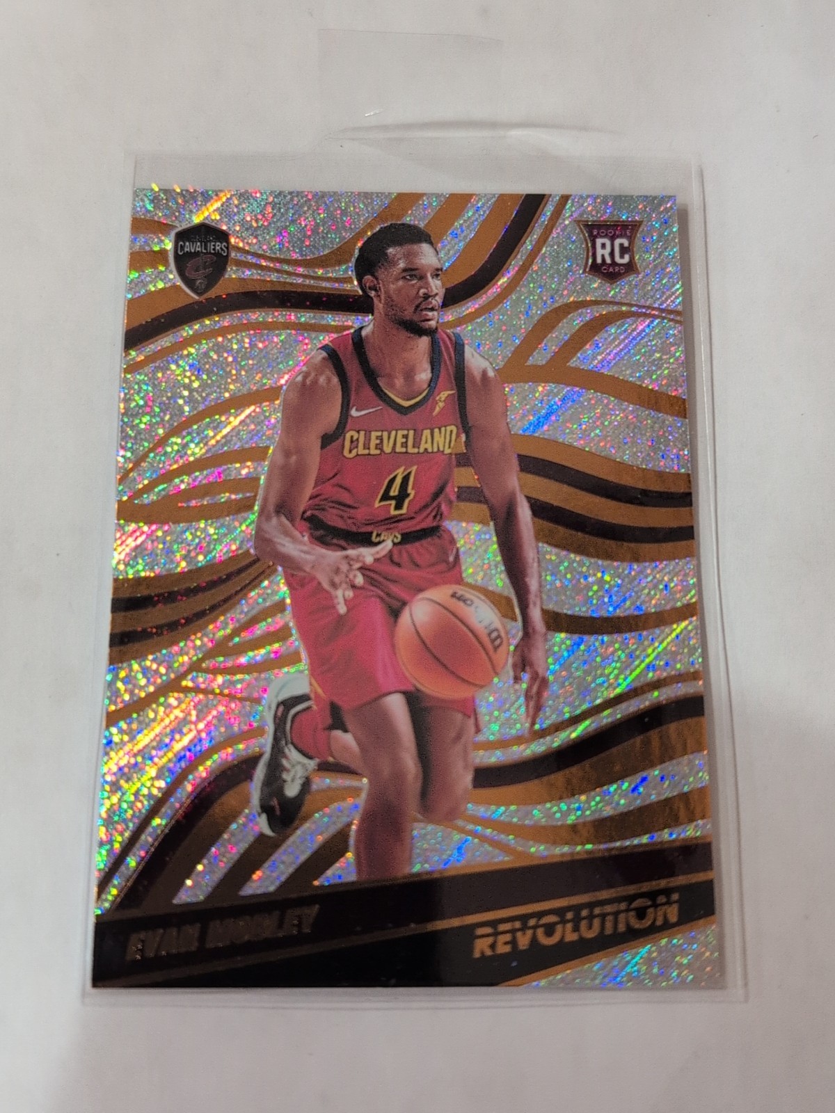 2021-22 Panini Revolution #143 Evan Mobley
