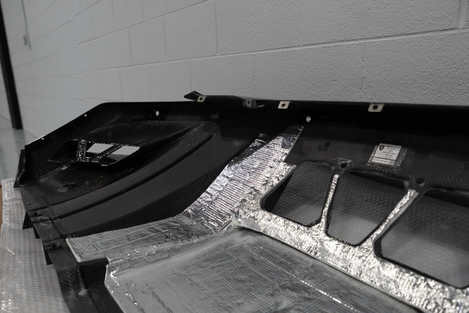 OEM GENUINE LAMBORGHINI AVENTADOR SVJ CARBON FIBRE FIBER REAR DIFFUSER 
