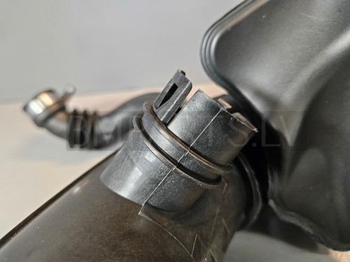 NEW GENUINE BMW F10 LCI F11 LCI F25 F26 ENGINE B47 FILTERED AIR PIPE 8519134 - Picture 16 of 19