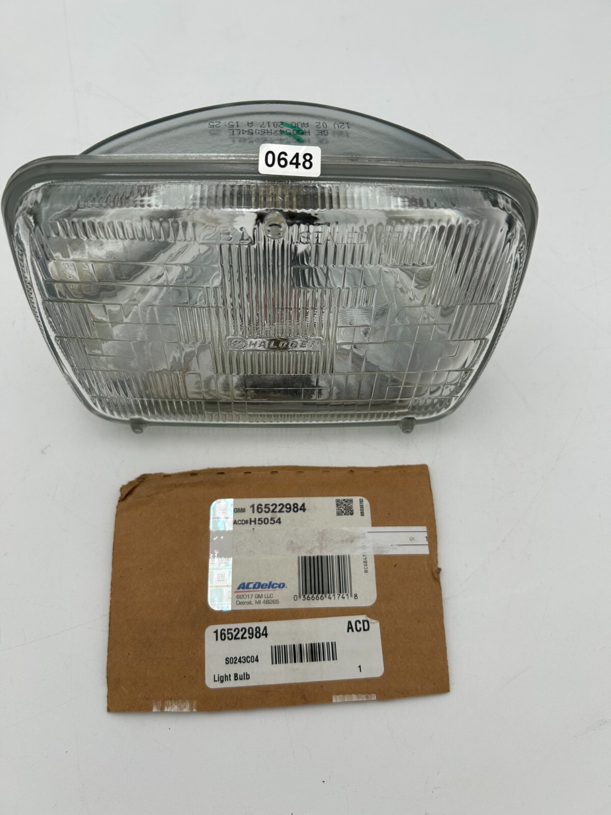 NEW GMC CHEV 1995-2017 Sealed Beam Rectangle Headlight Lamp  BULB 16522984 OEM