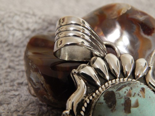 New Bisbee Turquoise Sterling Silver Repoussé Pendant Navajo Geraldine James - Picture 5 of 8