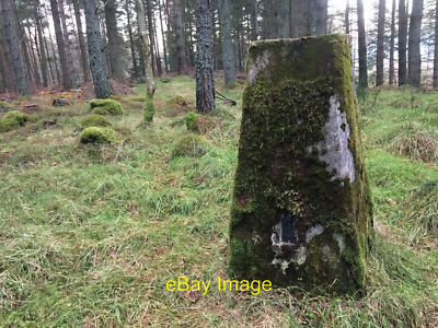 Foto 6x4 Brathens Trig Point Flush Bracket S5466 Brathens Trig Point Flu c2020
