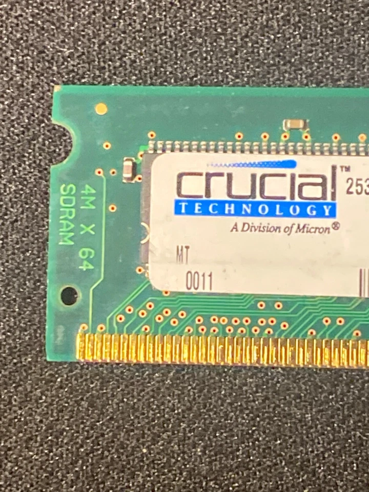 Crucial Technologies by Micron 32MB Synchronous 66mhz CL2 Laptop Memory - Image 2 of 4