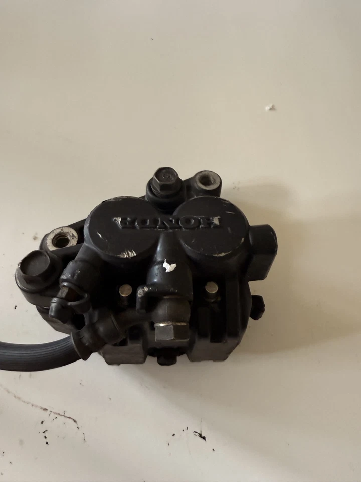 1983 - Honda Nighthawk 750 - Front Caliper - 138 - Image 3 of 4