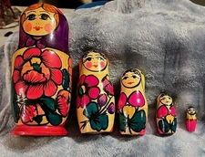 hand painted russian nesting dolls