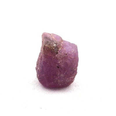 Mineralien und Edelsteine. Rubin. 4,09 ct. Kiteto District, Manyara Region