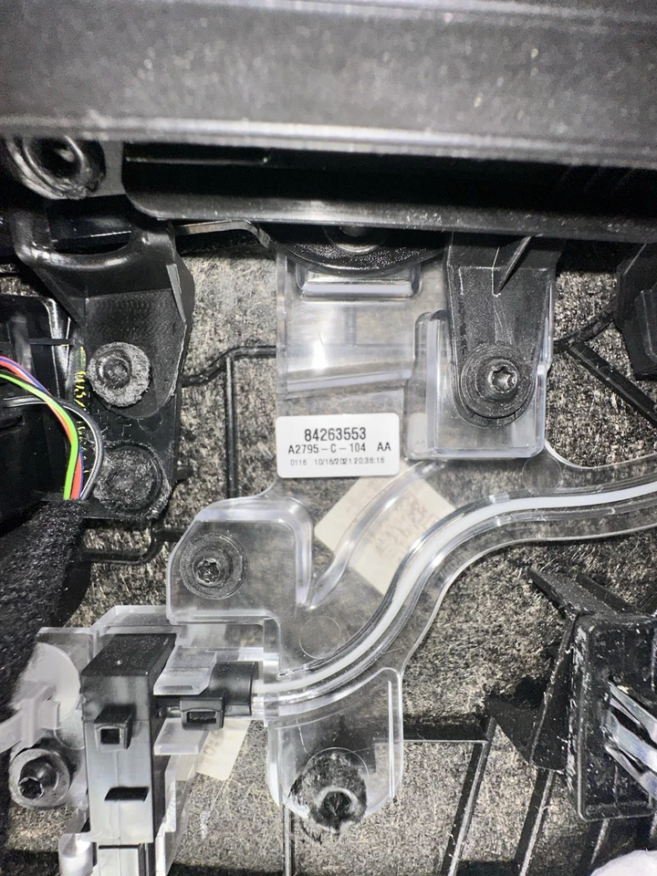 Panel puerta 85665930 Cadillac USADO, VER FOTOS, INTERRUPTORES INCLUIDOS Foto 4 de 4