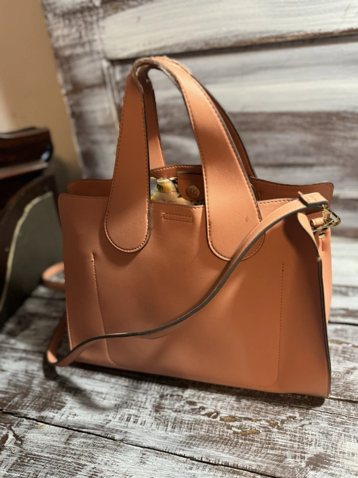 Bolso de Mano Nanette Rosa Leporo con Bufanda Floral Incluye Correa para el Hombro Foto 4 de 4