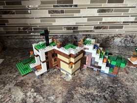 Lego Minecraft 21120 & 21134 The Snow Hideout & Waterfall Base w/ All Manuals