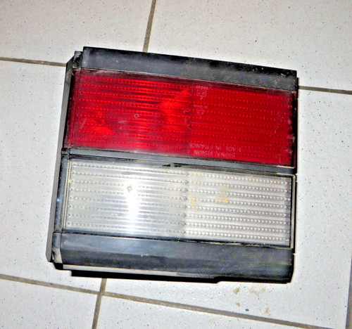 Rückleuchte links innen VW Passat 35i VARIANT Heckklappe 333945107