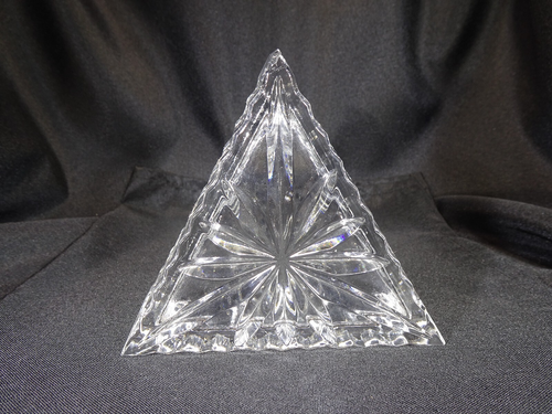 Vintage Triangular Shape Crystal Trinket Box - Picture 9 of 23