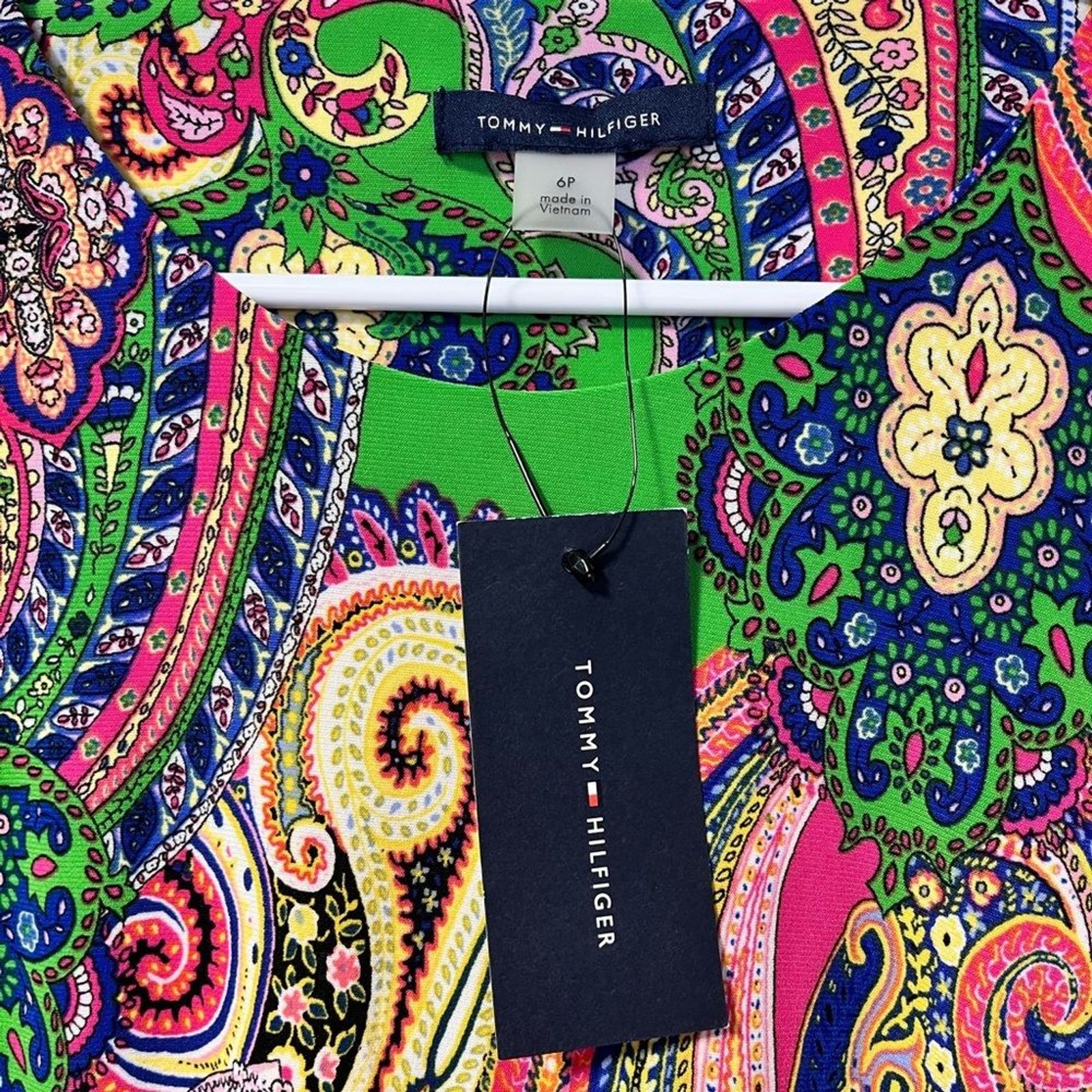 NWT Tommy Hilfiger Petite Paisley Stretch Shift dress with bell sleeves Size 6 thumbnail 4