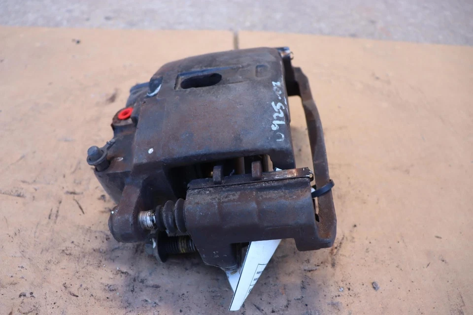 Pinza de freno delantera izquierda lado conductor Chevy Tahoe 2000-2006 OEM Foto 3 de 4